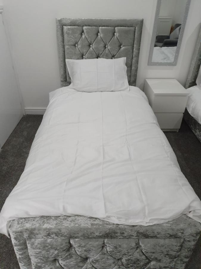 Beautiful Rooms Shaw St And Pine St Bury  Εξωτερικό φωτογραφία